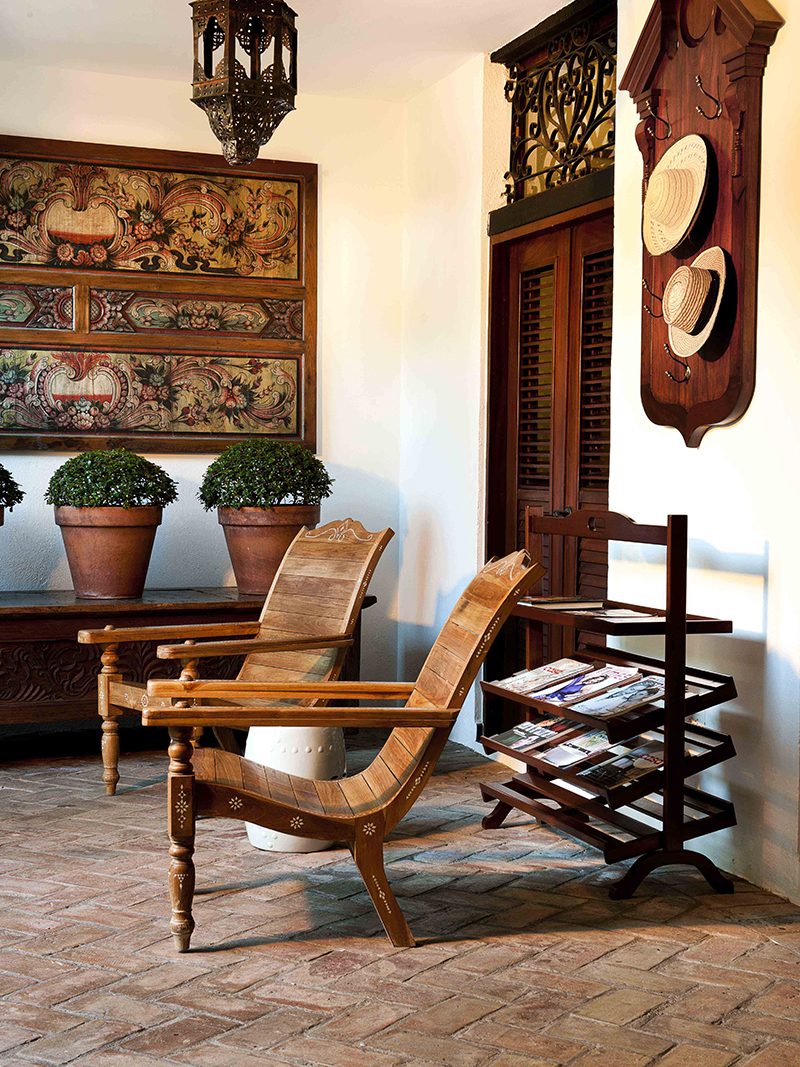 Casa de los Mapas outdoor sitting area_1200