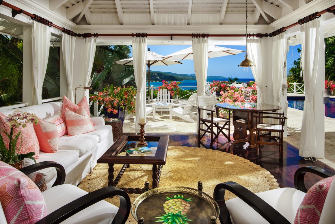 Round Hill Master Villa Suite Living Room
