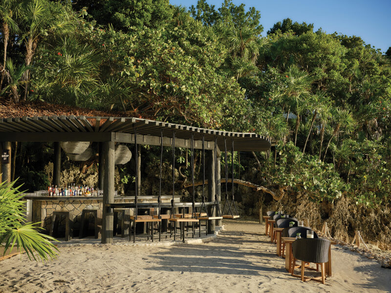 The-Drop-Off-4---Kimpton-Grand-Roatan-Resort-_-Spa